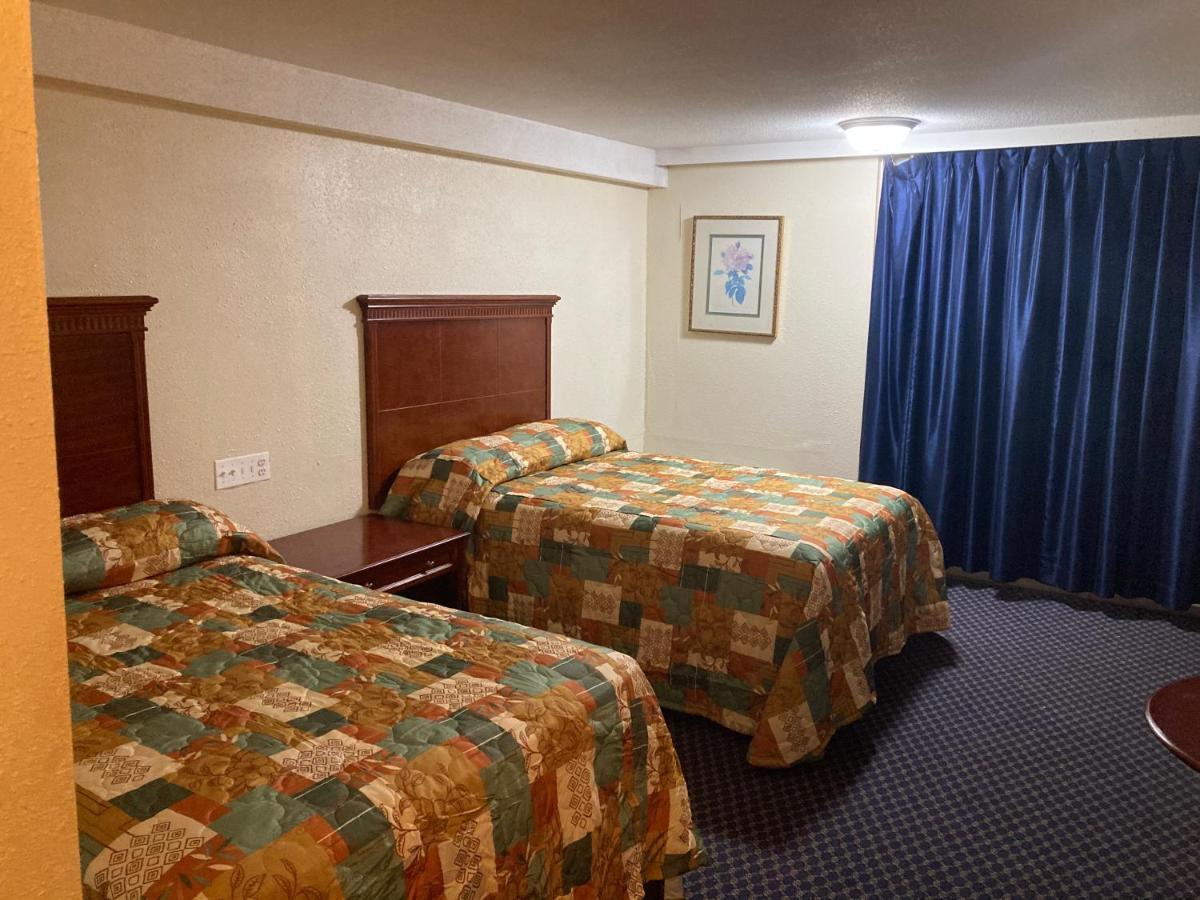 Travel Inn Petersburg Exteriör bild